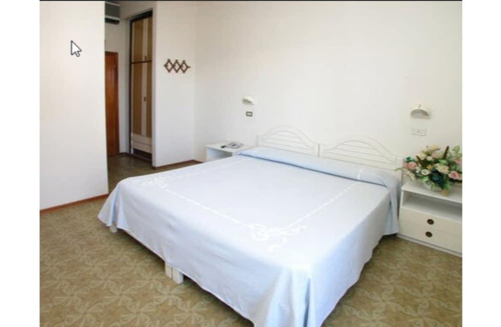Diplomatic Hotel Cervia Exterior photo