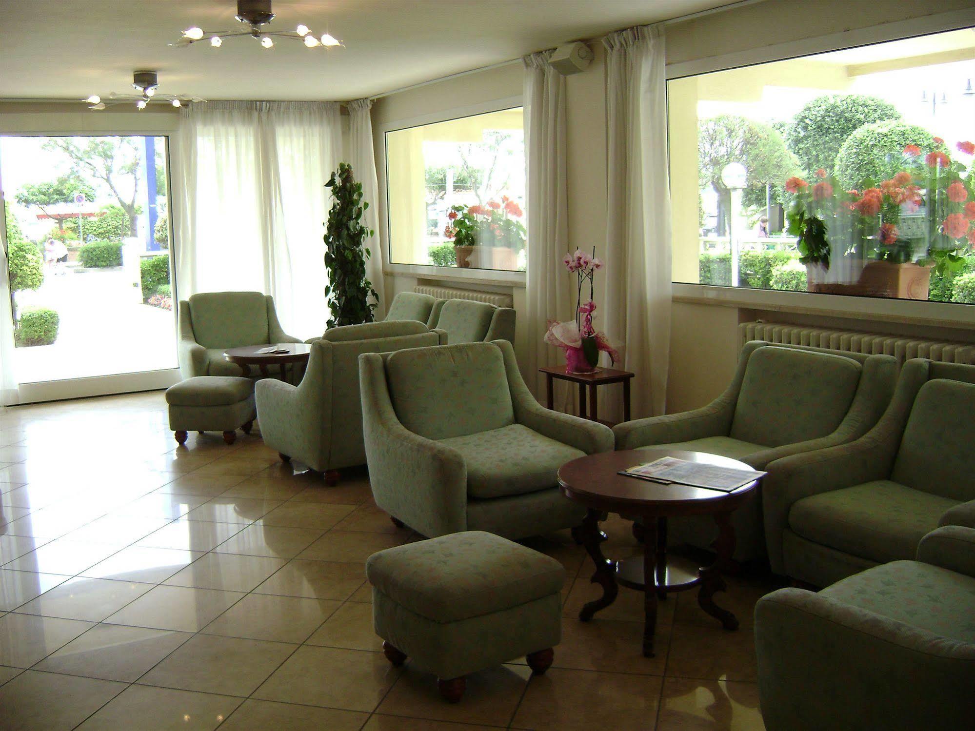 Diplomatic Hotel Cervia Exterior photo