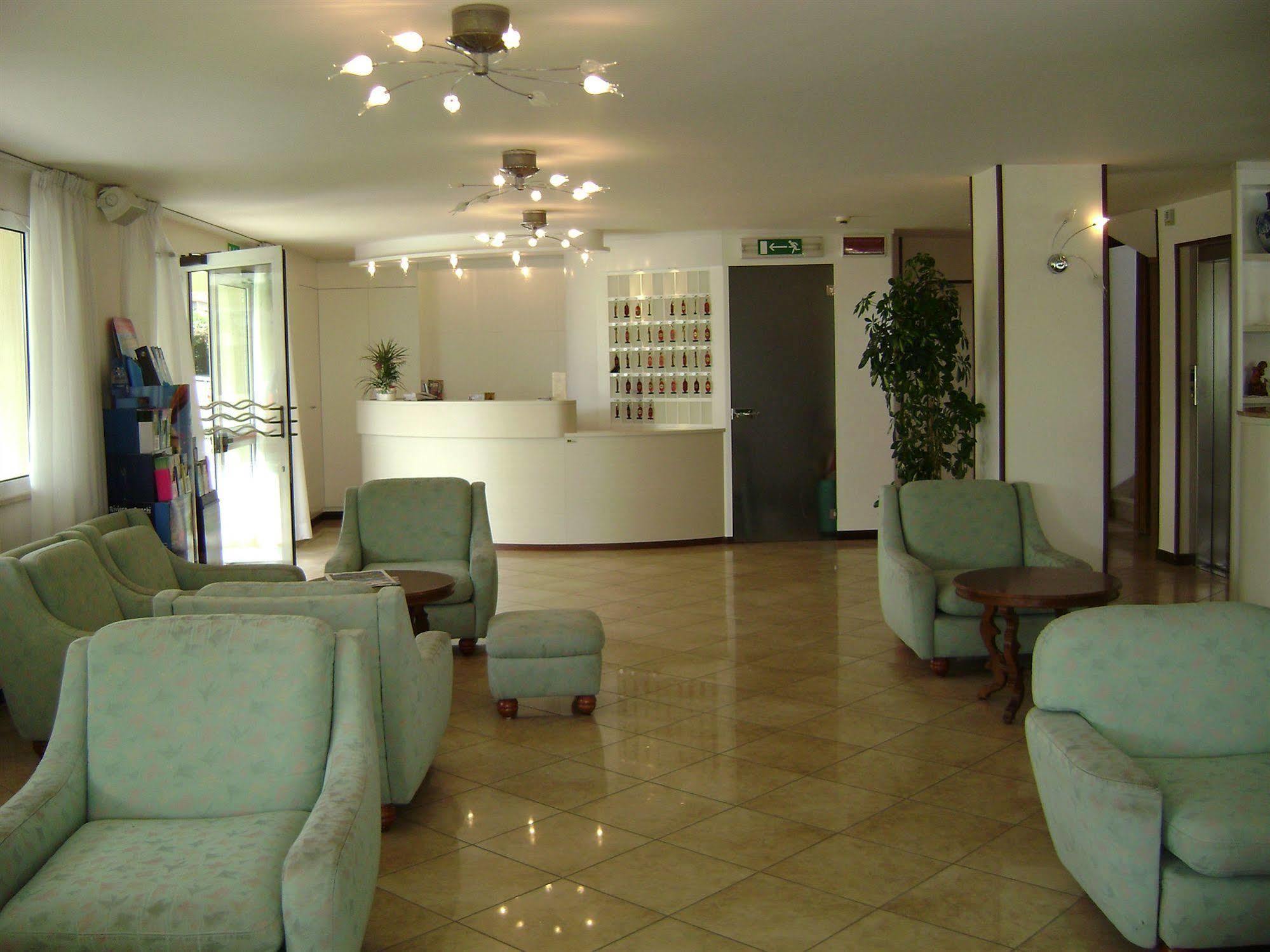 Diplomatic Hotel Cervia Exterior photo